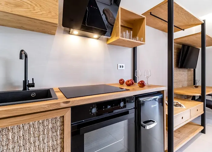 شقة Thetis Katomerion