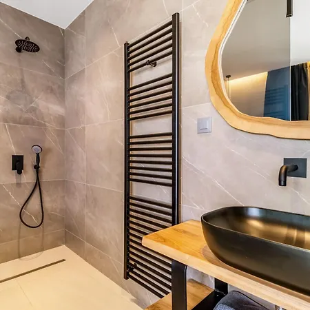 Daire Thetis Katomerion